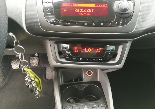 Seat Ibiza cena 18300 przebieg: 195000, rok produkcji 2011 z Poznań małe 466
